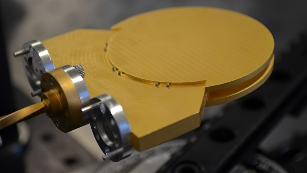 Terahertz Luneberg Lens